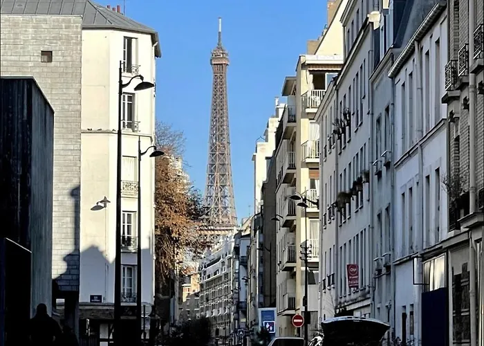 Eiffel Tour Cosy Terracota Parijs